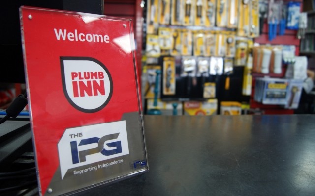 01 - Plumb Inn - Entrance Welcome Sign